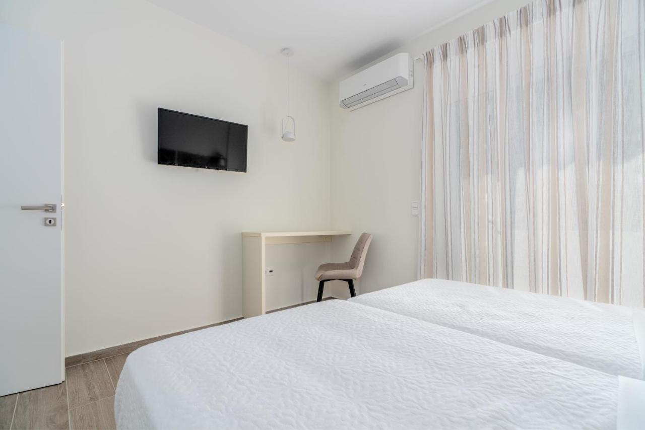 Costa Vasia Boutique Apartments Vrachati Ngoại thất bức ảnh