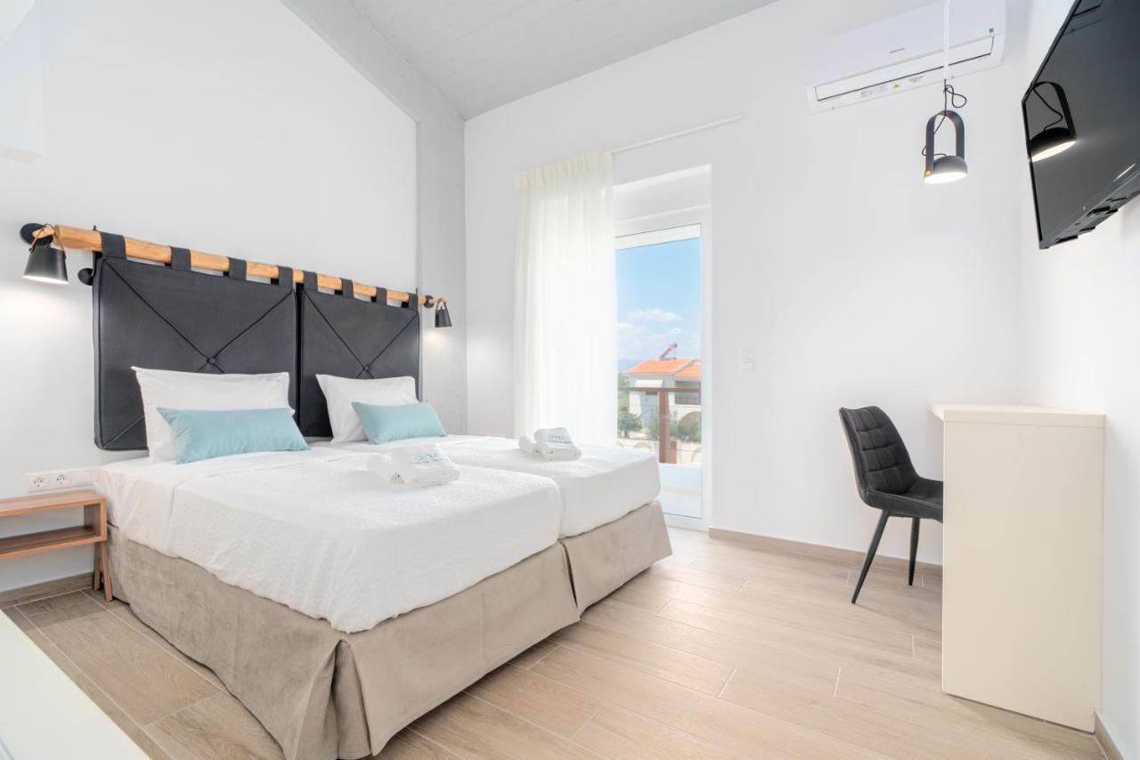 Costa Vasia Boutique Apartments Vrachati Ngoại thất bức ảnh